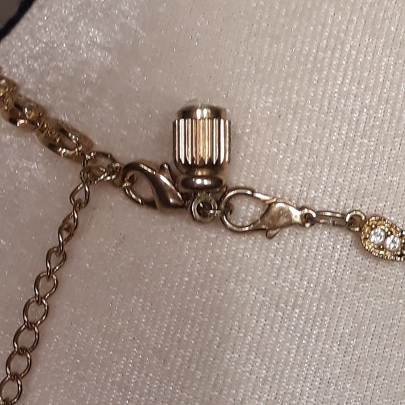 👛2/$20👛Elegant Crystal Necklace by Napier 18" - Picture 5 of 8